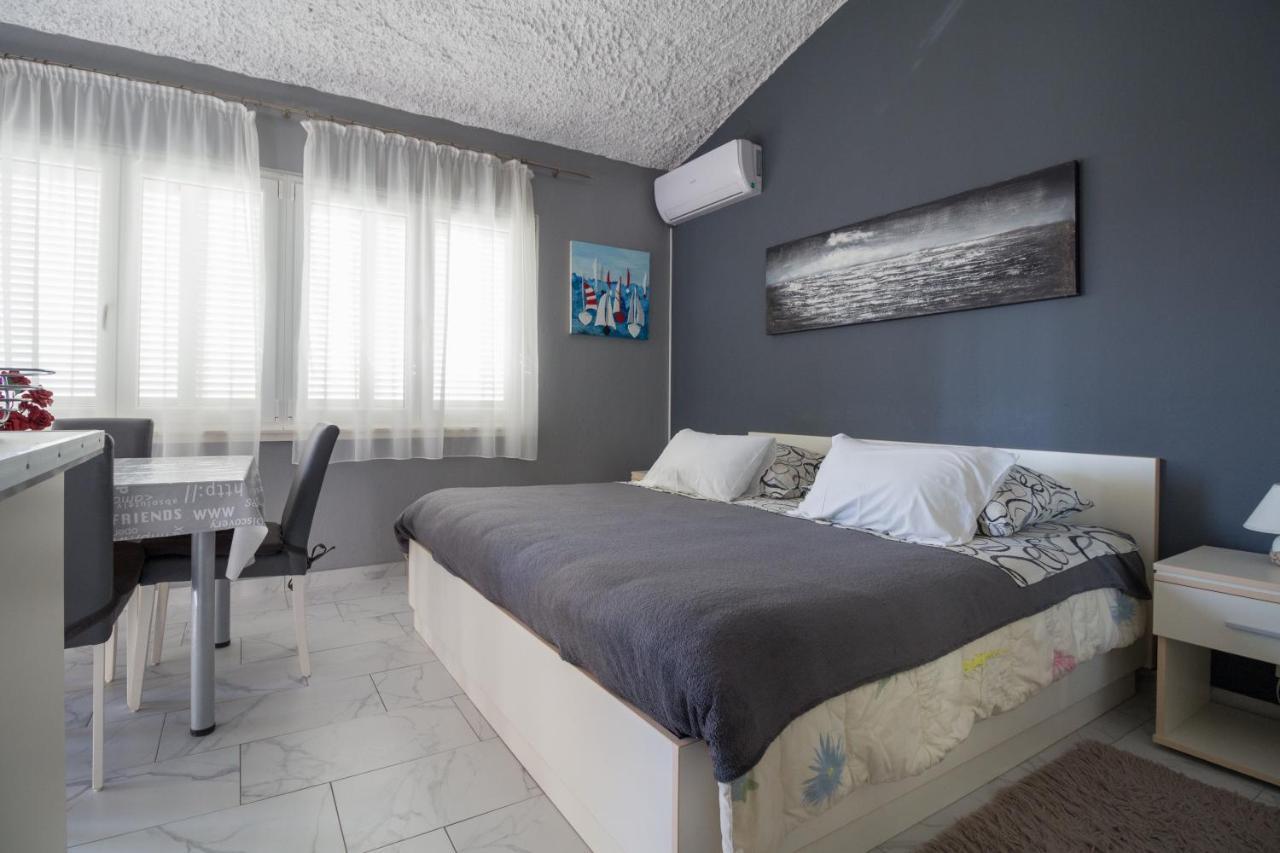 Holiday House Zaton Нин Экстерьер фото